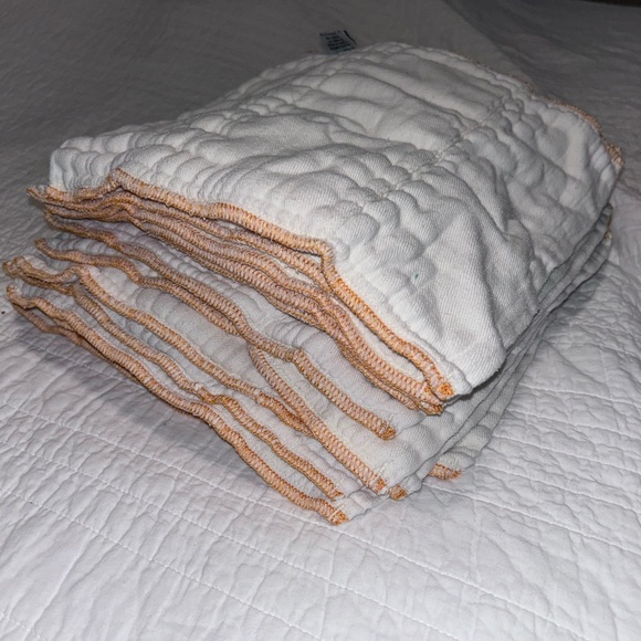 19 Cloth-eez Organic Newborn Prefold (unbleached) - Picture 2 of 4